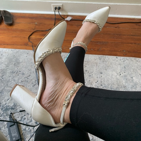 Cute custom ivory wedding shoes! - Picture 3 of 4